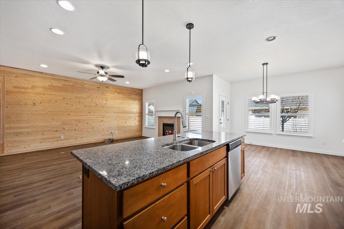 1182 Sunnybrook Ave., Twin Falls, Idaho 83301, 3 Bedrooms, 2 Bathrooms, Residential For Sale, Price $417,900, 98977936