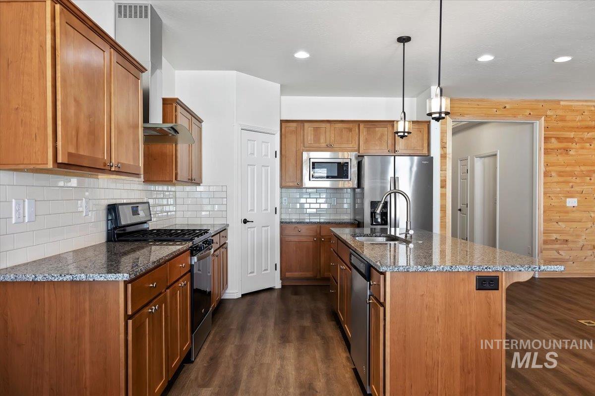 1182 Sunnybrook Ave., Twin Falls, Idaho 83301, 3 Bedrooms, 2 Bathrooms, Residential For Sale, Price $417,900, 98977936