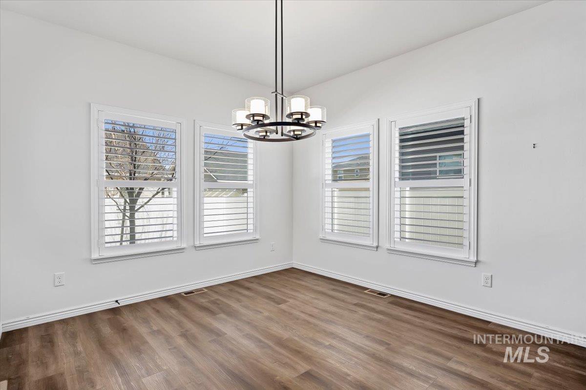 1182 Sunnybrook Ave., Twin Falls, Idaho 83301, 3 Bedrooms, 2 Bathrooms, Residential For Sale, Price $417,900, 98977936