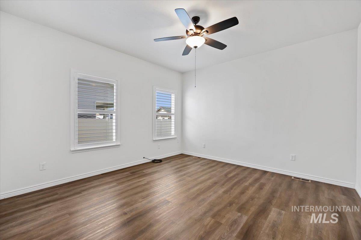 1182 Sunnybrook Ave., Twin Falls, Idaho 83301, 3 Bedrooms, 2 Bathrooms, Residential For Sale, Price $417,900, 98977936