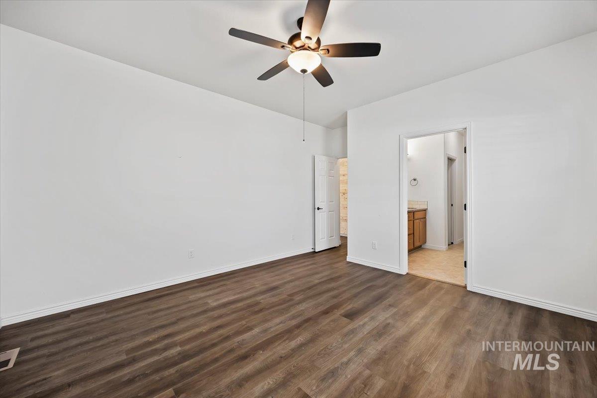 1182 Sunnybrook Ave., Twin Falls, Idaho 83301, 3 Bedrooms, 2 Bathrooms, Residential For Sale, Price $417,900, 98977936