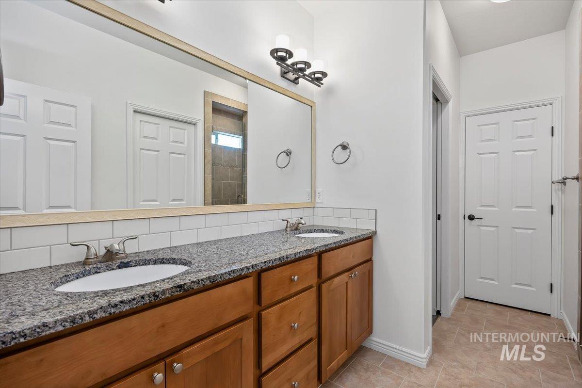 1182 Sunnybrook Ave., Twin Falls, Idaho 83301, 3 Bedrooms, 2 Bathrooms, Residential For Sale, Price $417,900, 98977936