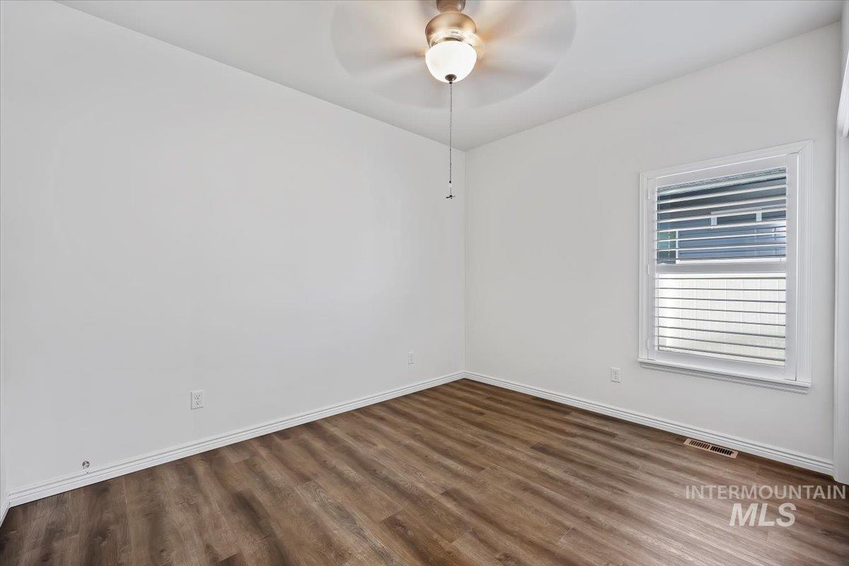 1182 Sunnybrook Ave., Twin Falls, Idaho 83301, 3 Bedrooms, 2 Bathrooms, Residential For Sale, Price $417,900, 98977936