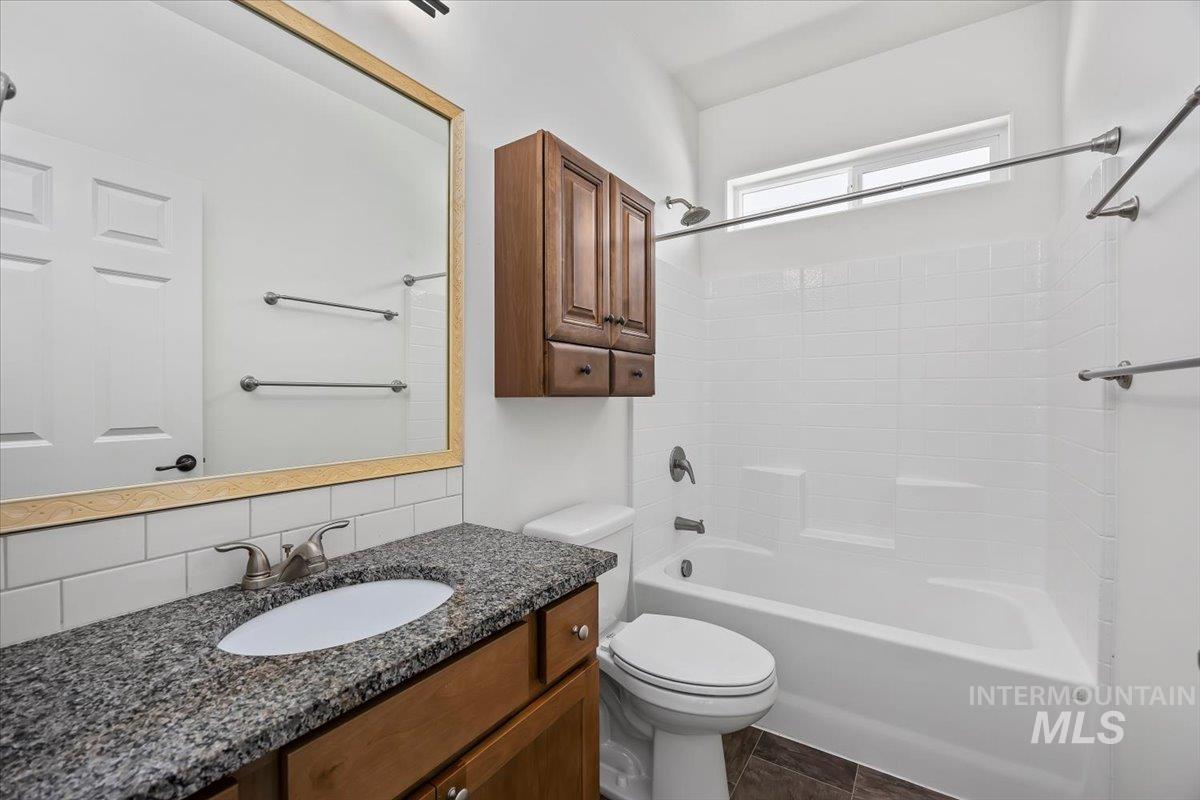 1182 Sunnybrook Ave., Twin Falls, Idaho 83301, 3 Bedrooms, 2 Bathrooms, Residential For Sale, Price $417,900, 98977936