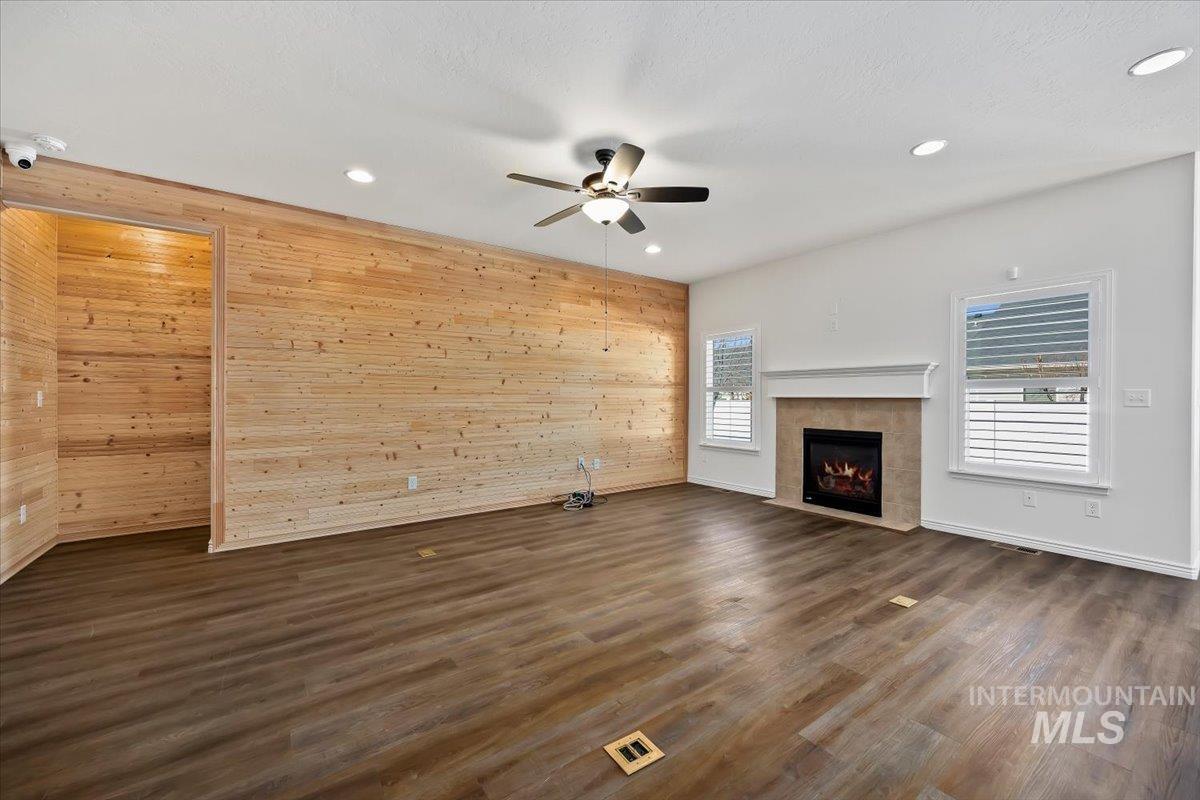 1182 Sunnybrook Ave., Twin Falls, Idaho 83301, 3 Bedrooms, 2 Bathrooms, Residential For Sale, Price $417,900, 98977936