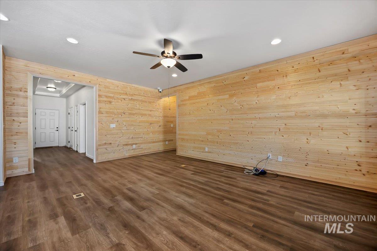 1182 Sunnybrook Ave., Twin Falls, Idaho 83301, 3 Bedrooms, 2 Bathrooms, Residential For Sale, Price $417,900, 98977936