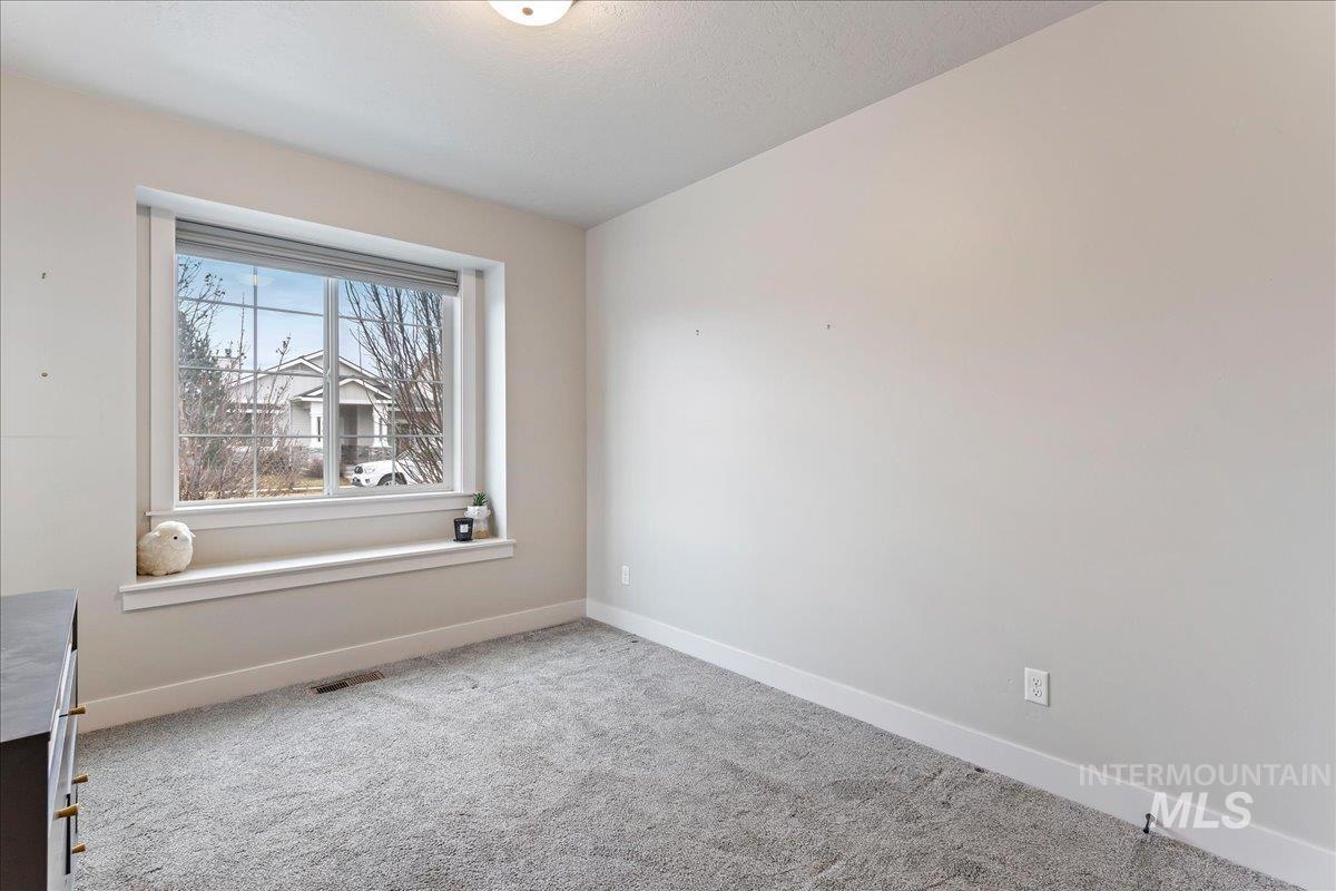 10704 W Evelia St, Boise, Idaho 83709, 3 Bedrooms, 2 Bathrooms, Residential For Sale, Price $585,000,MLS 98977937