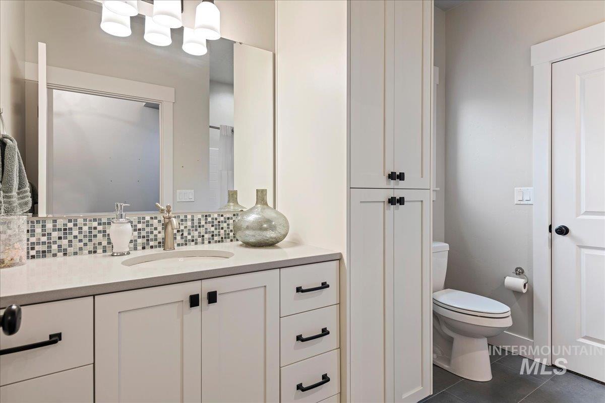 10704 W Evelia St, Boise, Idaho 83709, 3 Bedrooms, 2 Bathrooms, Residential For Sale, Price $585,000,MLS 98977937