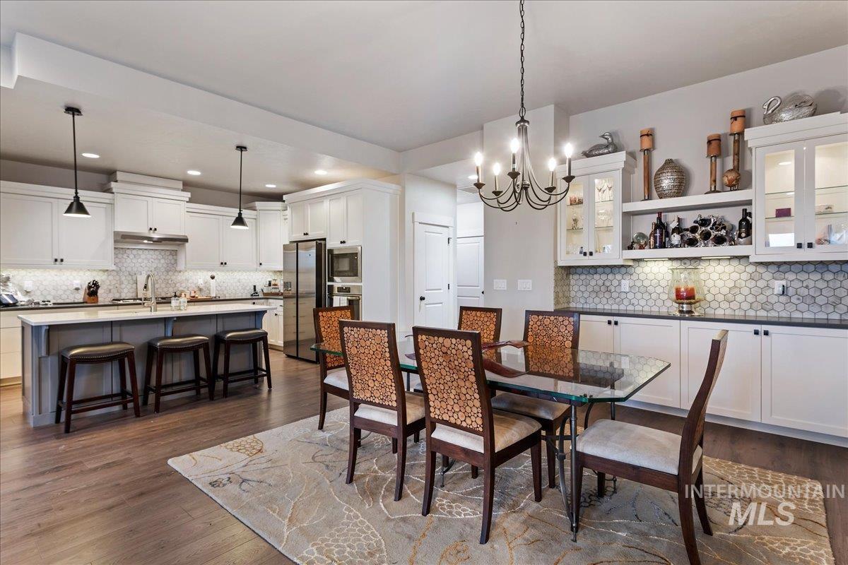 10704 W Evelia St, Boise, Idaho 83709, 3 Bedrooms, 2 Bathrooms, Residential For Sale, Price $585,000,MLS 98977937