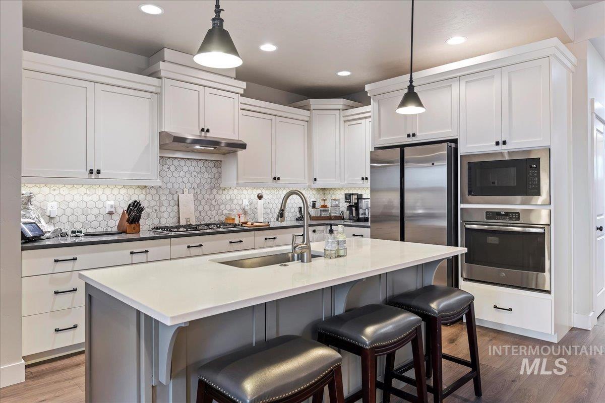 10704 W Evelia St, Boise, Idaho 83709, 3 Bedrooms, 2 Bathrooms, Residential For Sale, Price $585,000,MLS 98977937