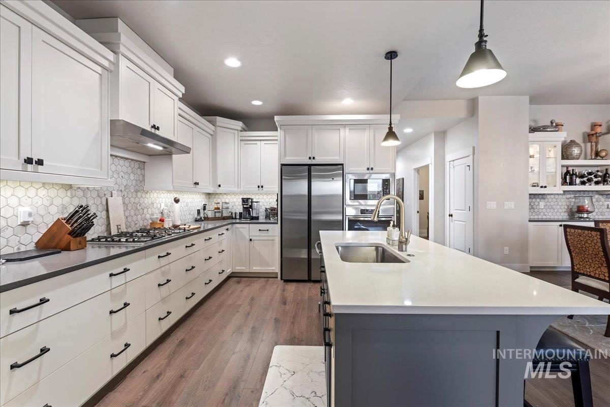 10704 W Evelia St, Boise, Idaho 83709, 3 Bedrooms, 2 Bathrooms, Residential For Sale, Price $585,000,MLS 98977937