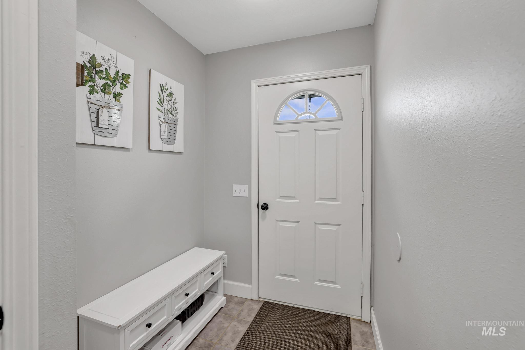 1465 Vista Dr., Gooding, Idaho 83330, 3 Bedrooms, 2 Bathrooms, Residential For Sale, Price $289,900,MLS 98977939