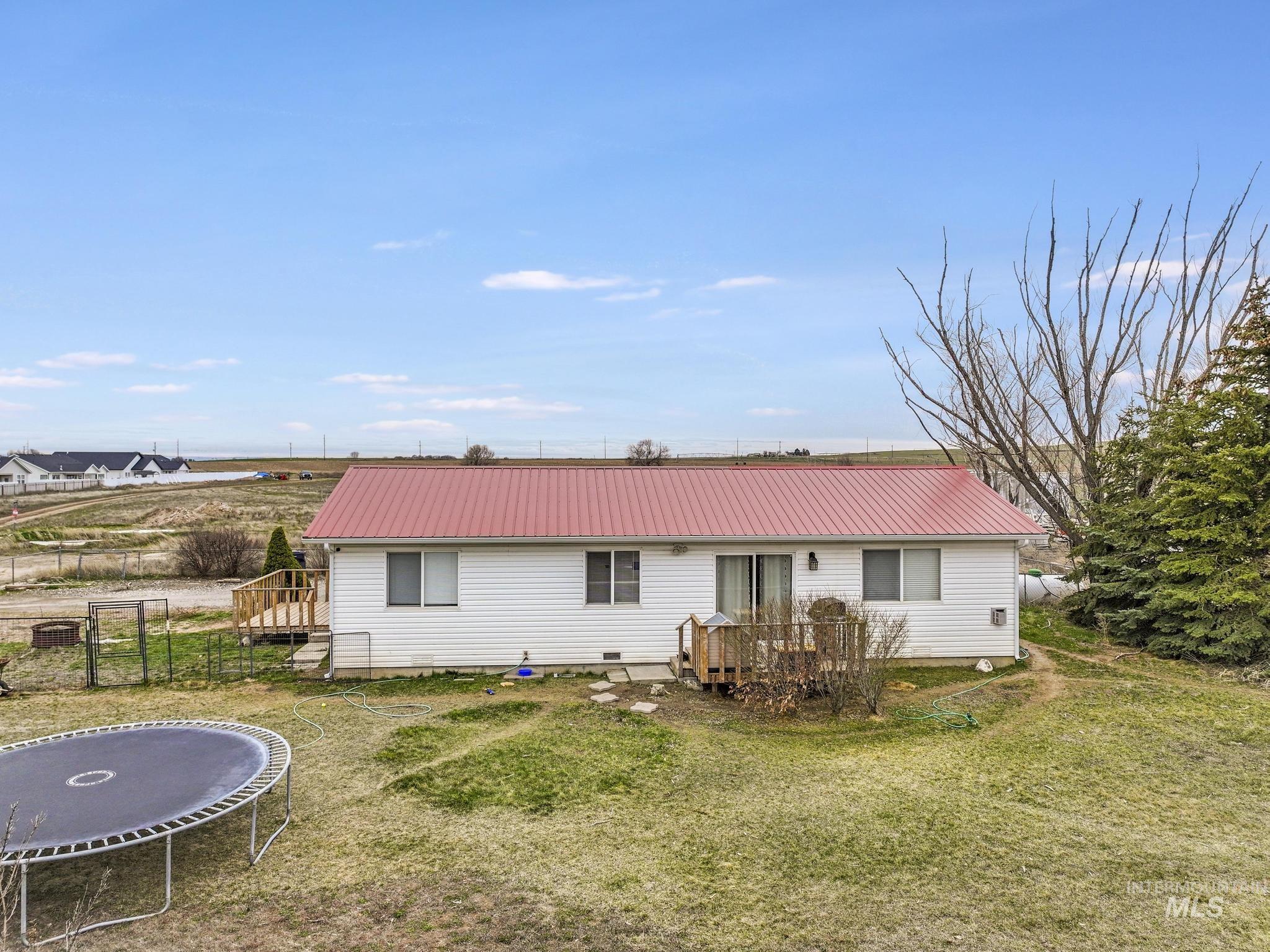 1465 Vista Dr., Gooding, Idaho 83330, 3 Bedrooms, 2 Bathrooms, Residential For Sale, Price $289,900,MLS 98977939