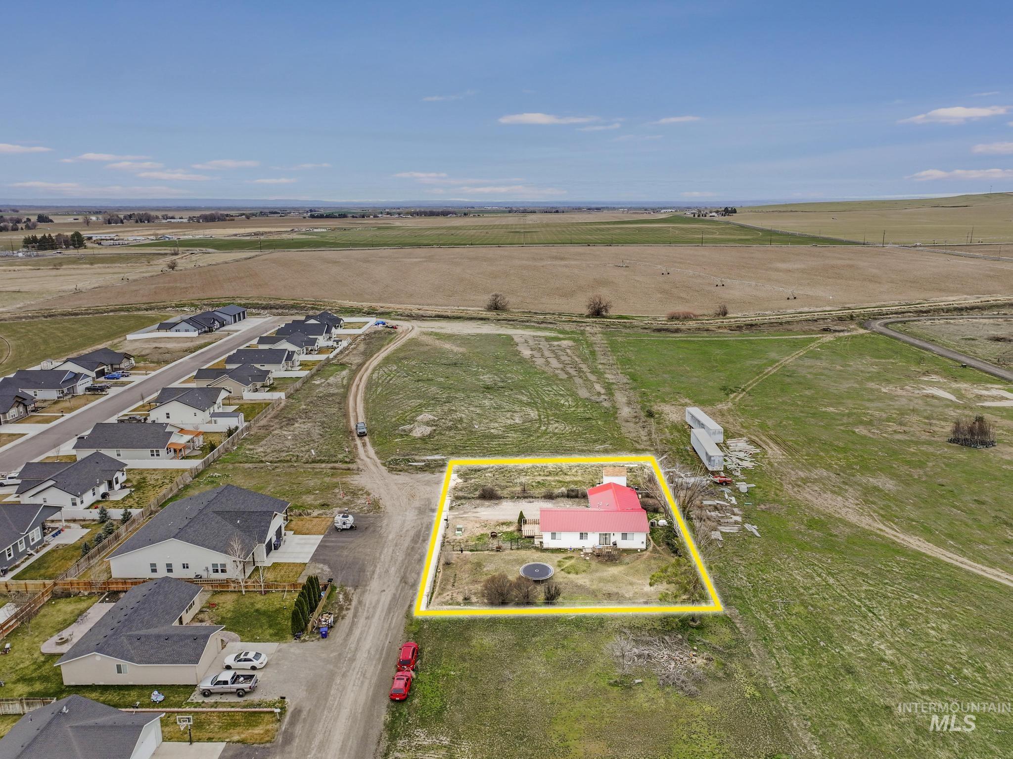 1465 Vista Dr., Gooding, Idaho 83330, 3 Bedrooms, 2 Bathrooms, Residential For Sale, Price $289,900,MLS 98977939