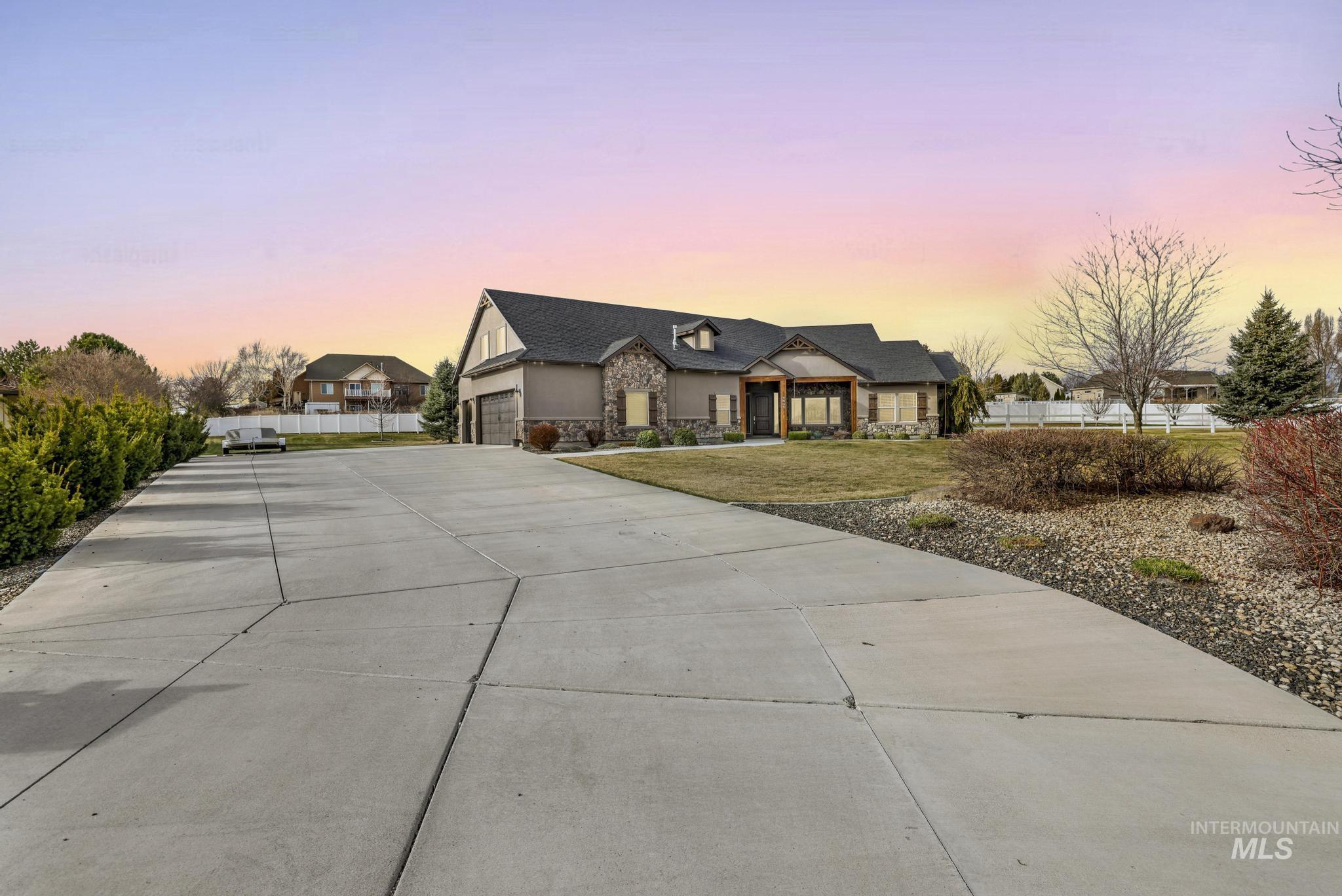 3987 N 3540 E, Kimberly, Idaho 83341, 4 Bedrooms, 3.5 Bathrooms, Residential For Sale, Price $949,500,MLS 98977940