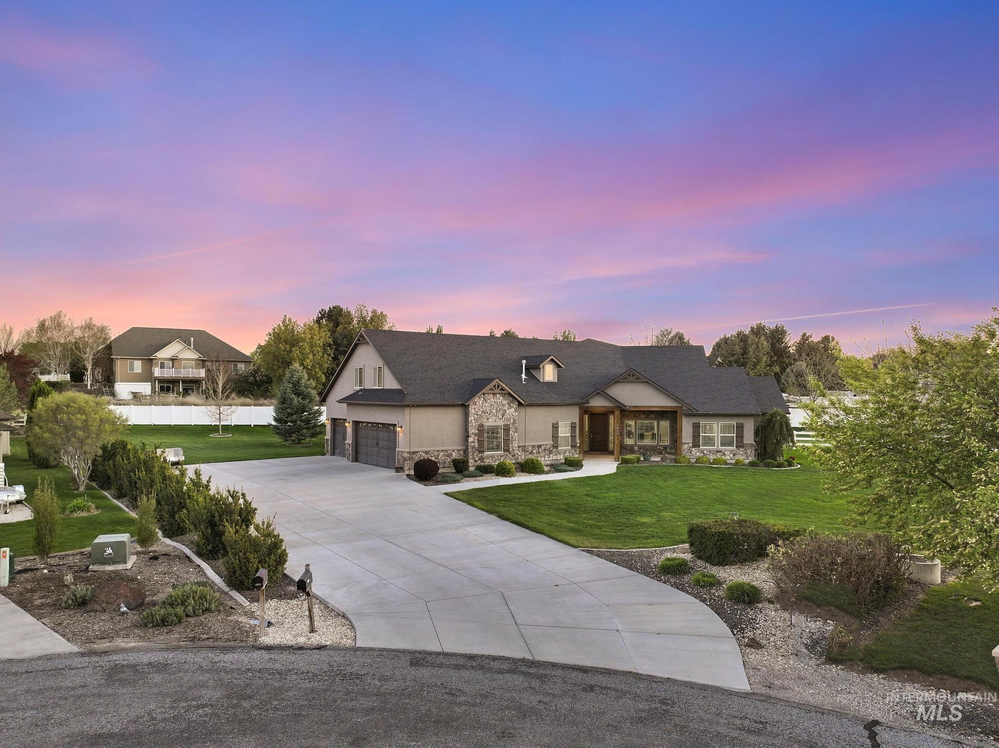 3987 N 3540 E, Kimberly, Idaho 83341, 4 Bedrooms, 3.5 Bathrooms, Residential For Sale, Price $925,000,MLS 98977940