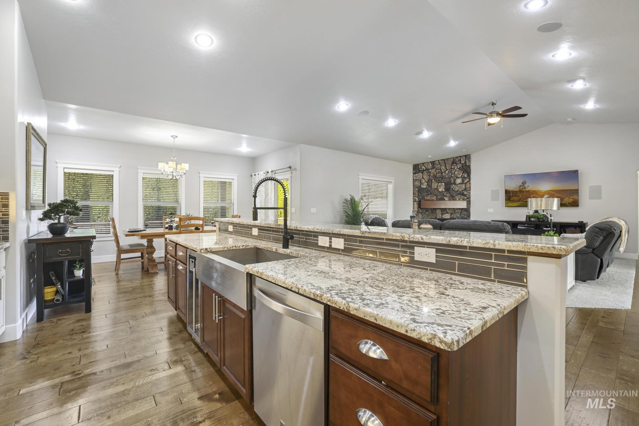 3987 N 3540 E, Kimberly, Idaho 83341, 4 Bedrooms, 3.5 Bathrooms, Residential For Sale, Price $949,500,MLS 98977940