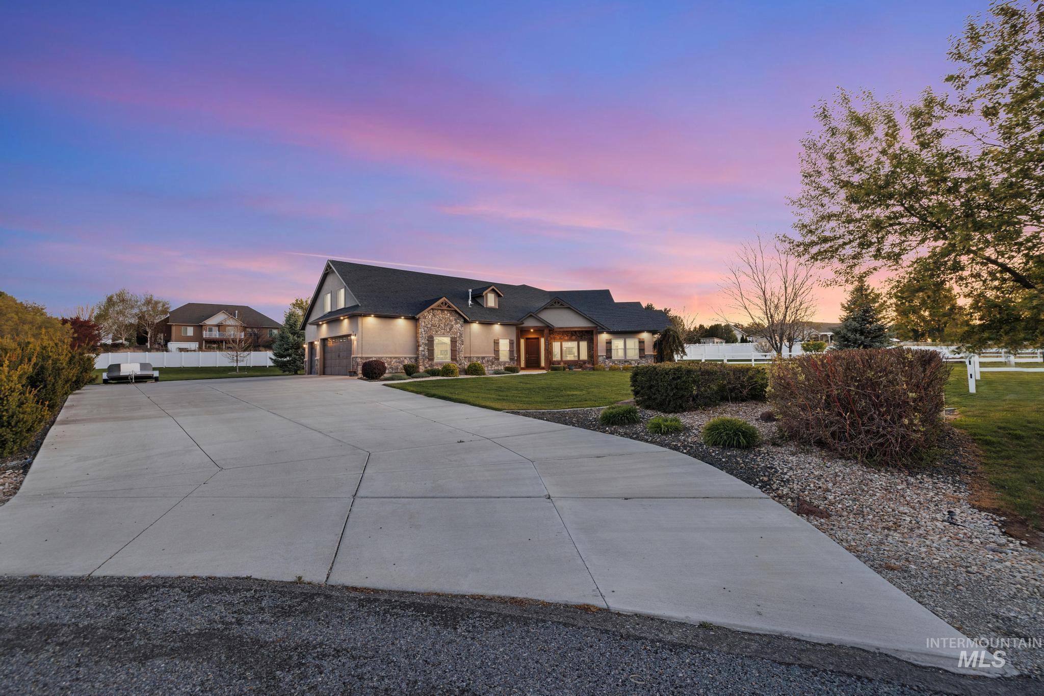 3987 N 3540 E, Kimberly, Idaho 83341, 4 Bedrooms, 3.5 Bathrooms, Residential For Sale, Price $925,000,MLS 98977940