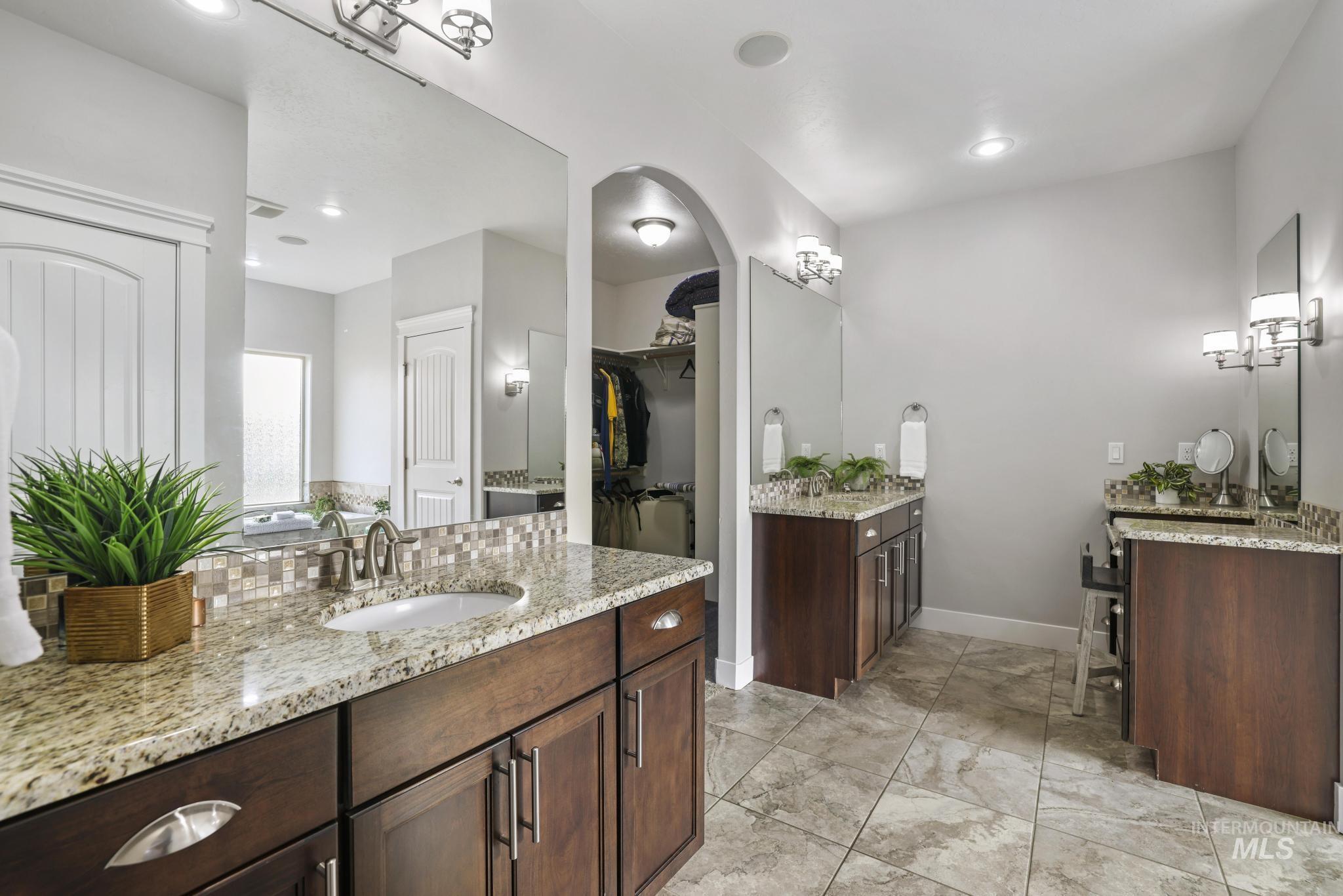 3987 N 3540 E, Kimberly, Idaho 83341, 4 Bedrooms, 3.5 Bathrooms, Residential For Sale, Price $949,500,MLS 98977940