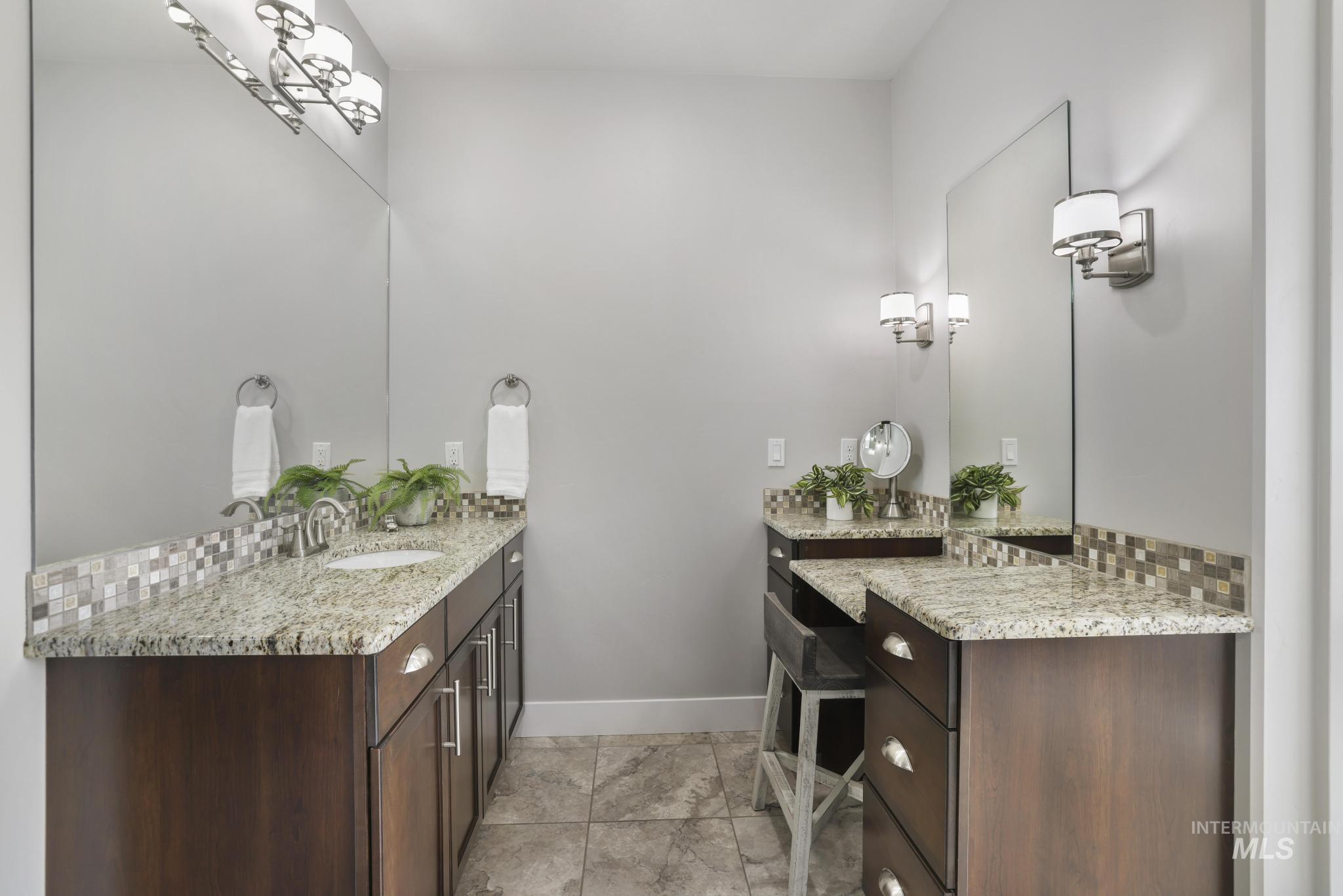 3987 N 3540 E, Kimberly, Idaho 83341, 4 Bedrooms, 3.5 Bathrooms, Residential For Sale, Price $949,500,MLS 98977940