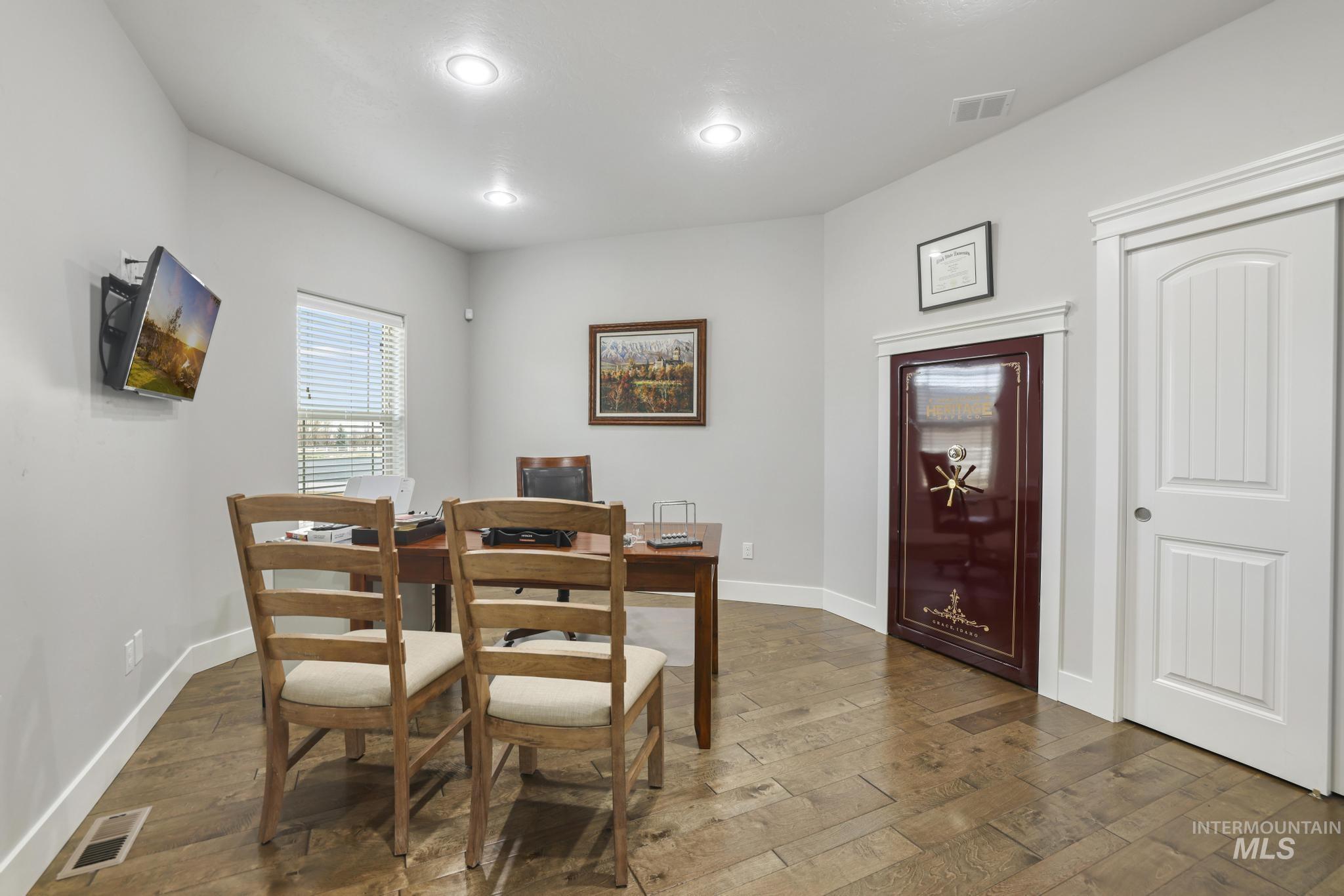 3987 N 3540 E, Kimberly, Idaho 83341, 4 Bedrooms, 3.5 Bathrooms, Residential For Sale, Price $949,500,MLS 98977940