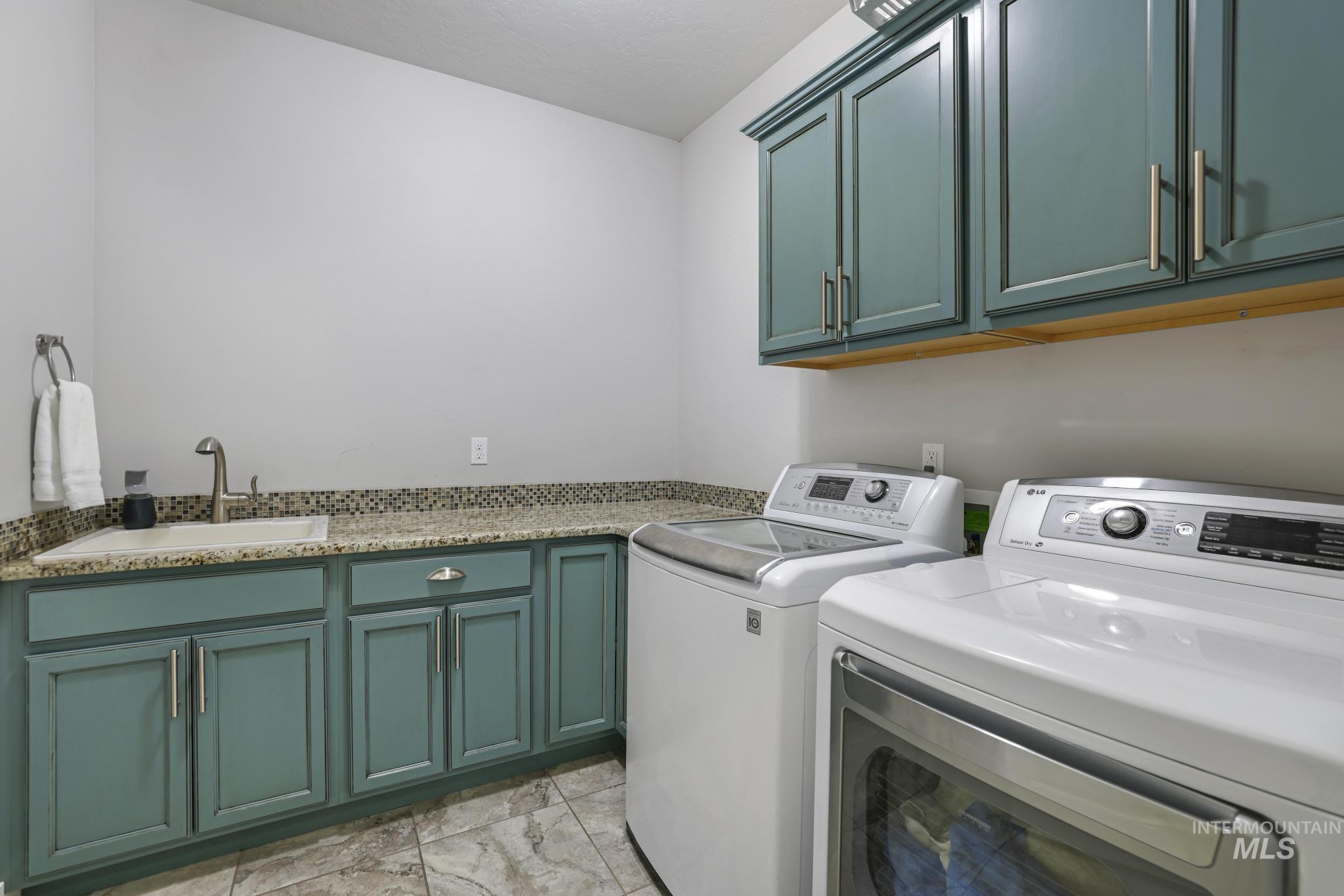 3987 N 3540 E, Kimberly, Idaho 83341, 4 Bedrooms, 3.5 Bathrooms, Residential For Sale, Price $925,000,MLS 98977940