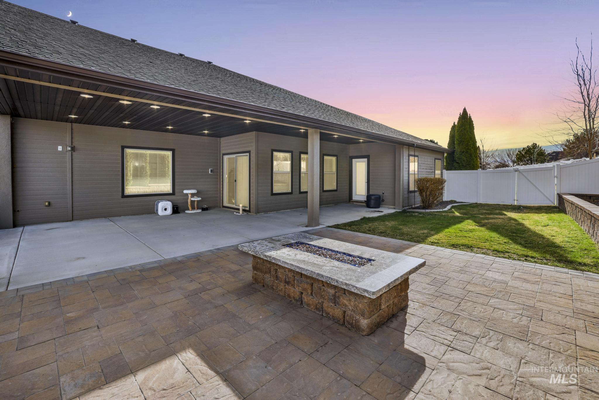 3987 N 3540 E, Kimberly, Idaho 83341, 4 Bedrooms, 3.5 Bathrooms, Residential For Sale, Price $949,500,MLS 98977940