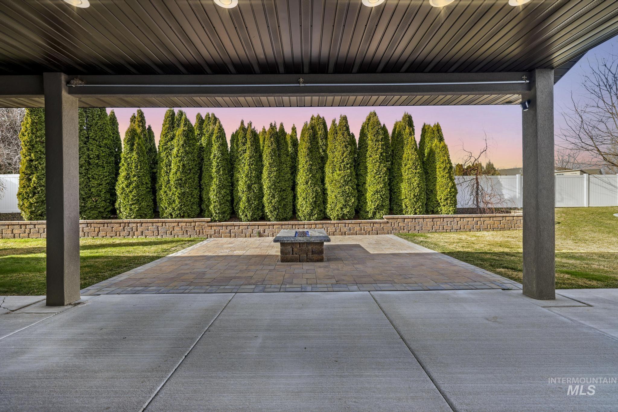 3987 N 3540 E, Kimberly, Idaho 83341, 4 Bedrooms, 3.5 Bathrooms, Residential For Sale, Price $949,500,MLS 98977940