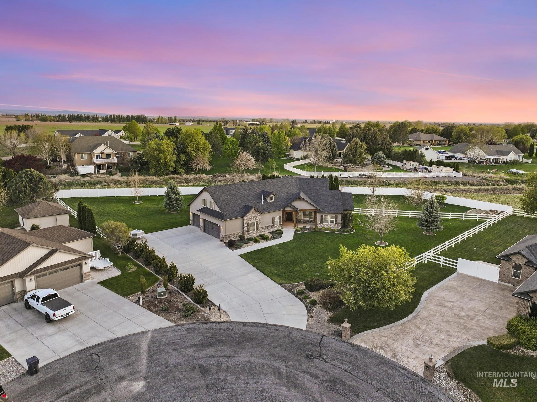 3987 N 3540 E, Kimberly, Idaho 83341, 4 Bedrooms, 3.5 Bathrooms, Residential For Sale, Price $925,000,MLS 98977940