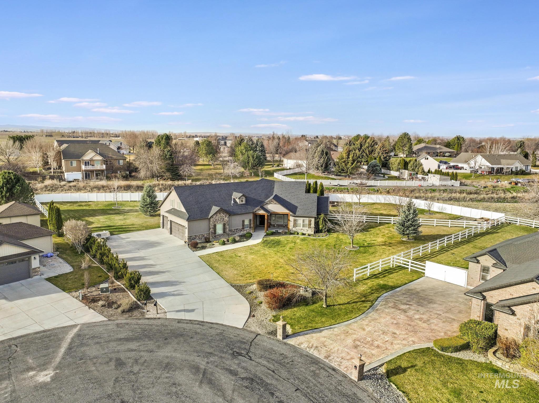 3987 N 3540 E, Kimberly, Idaho 83341, 4 Bedrooms, 3.5 Bathrooms, Residential For Sale, Price $949,500,MLS 98977940