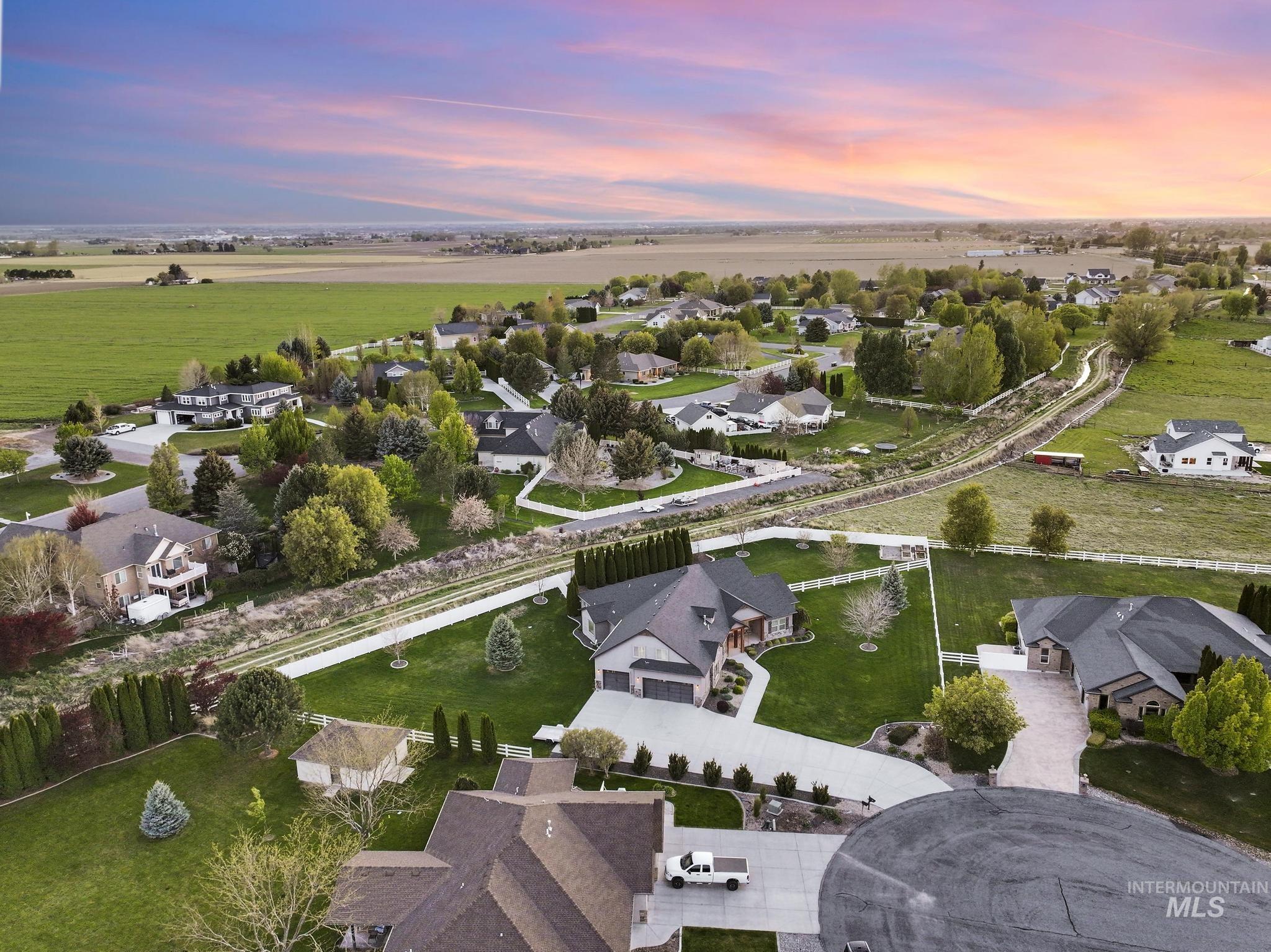 3987 N 3540 E, Kimberly, Idaho 83341, 4 Bedrooms, 3.5 Bathrooms, Residential For Sale, Price $925,000,MLS 98977940