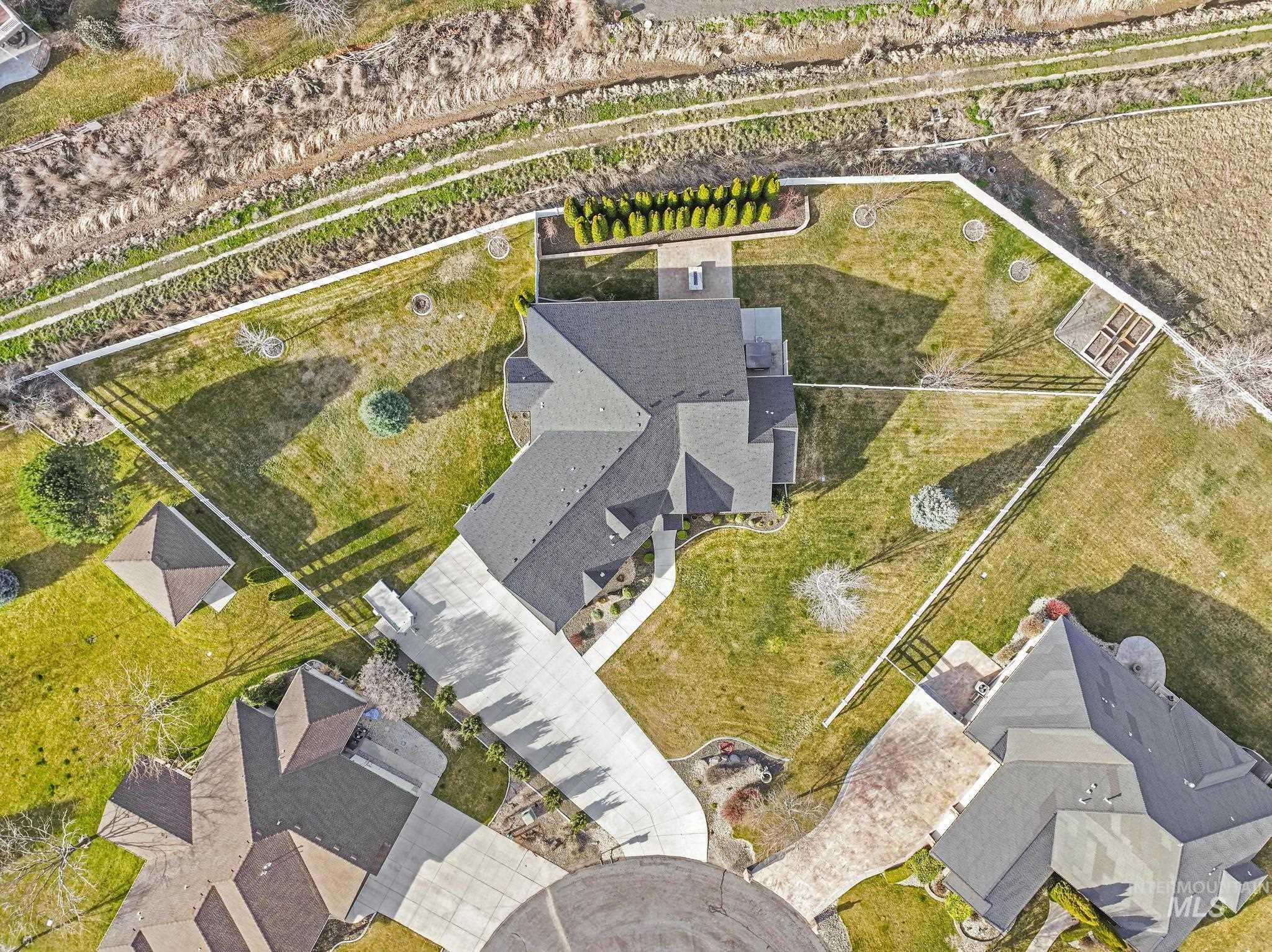 3987 N 3540 E, Kimberly, Idaho 83341, 4 Bedrooms, 3.5 Bathrooms, Residential For Sale, Price $949,500,MLS 98977940