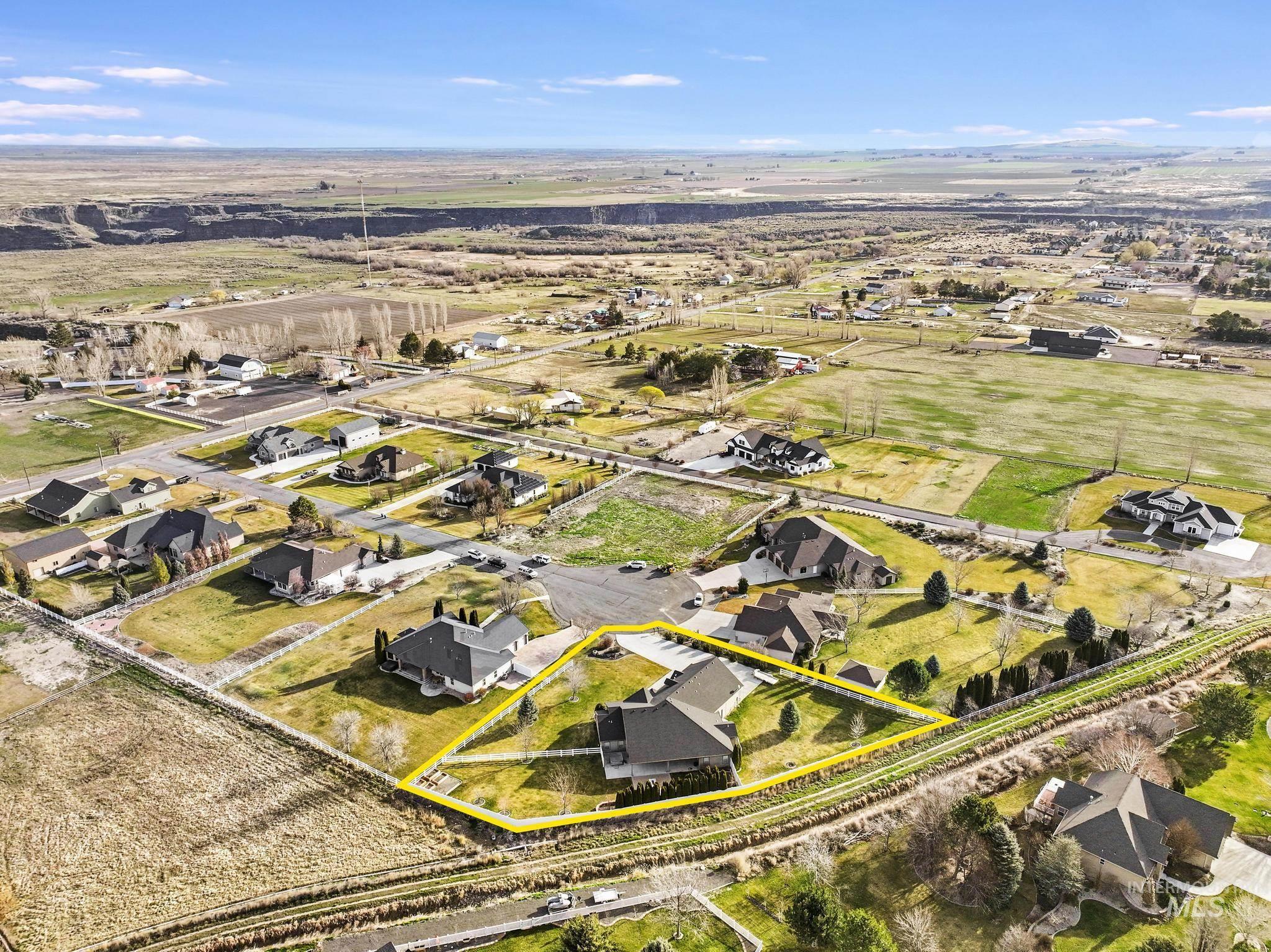 3987 N 3540 E, Kimberly, Idaho 83341, 4 Bedrooms, 3.5 Bathrooms, Residential For Sale, Price $949,500,MLS 98977940