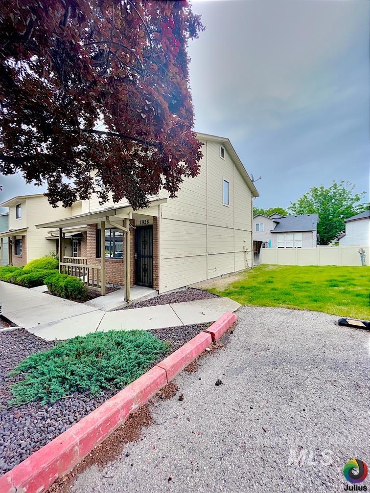 2928 S Abbs Lane, Boise, Idaho 83705, 2 Bedrooms, 1.5 Bathrooms, Residential For Sale, Price $275,000,MLS 98977942