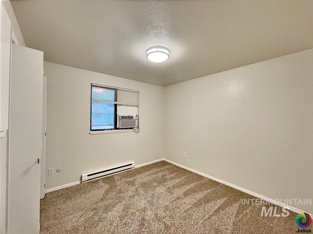 2928 S Abbs Lane, Boise, Idaho 83705, 2 Bedrooms, 1.5 Bathrooms, Residential For Sale, Price $275,000,MLS 98977942