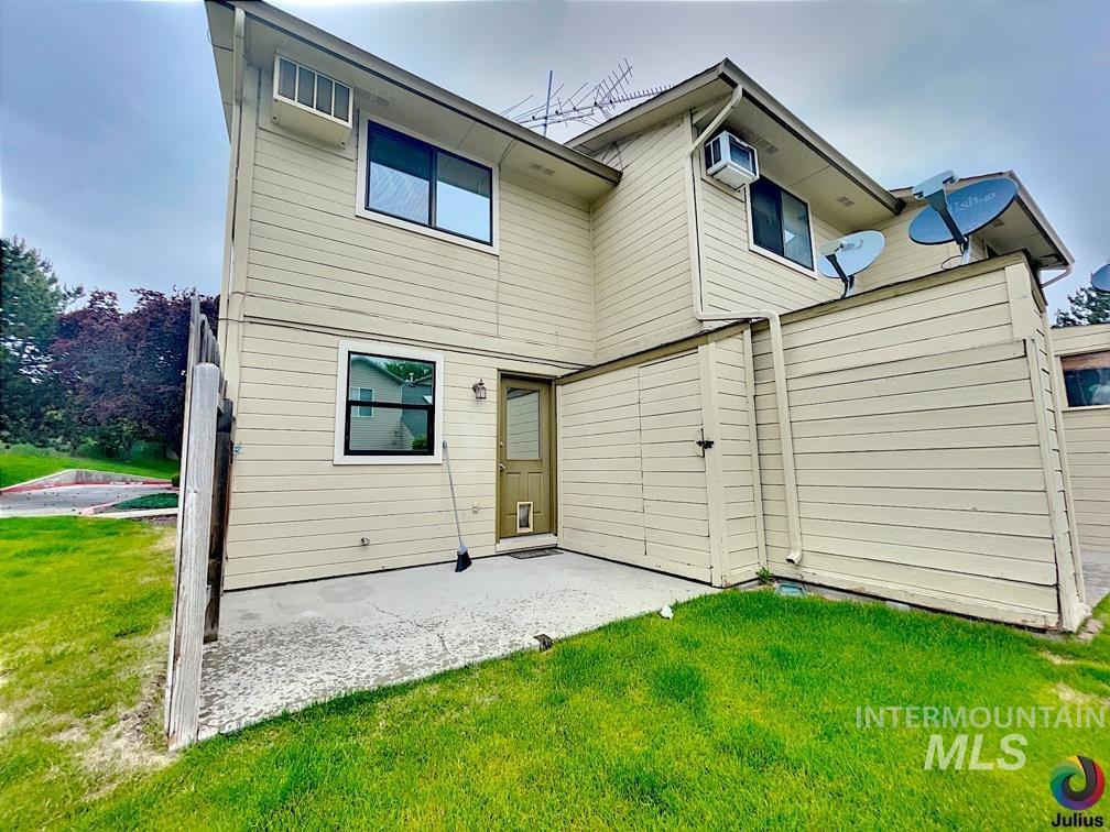 2928 S Abbs Lane, Boise, Idaho 83705, 2 Bedrooms, 1.5 Bathrooms, Residential For Sale, Price $275,000,MLS 98977942