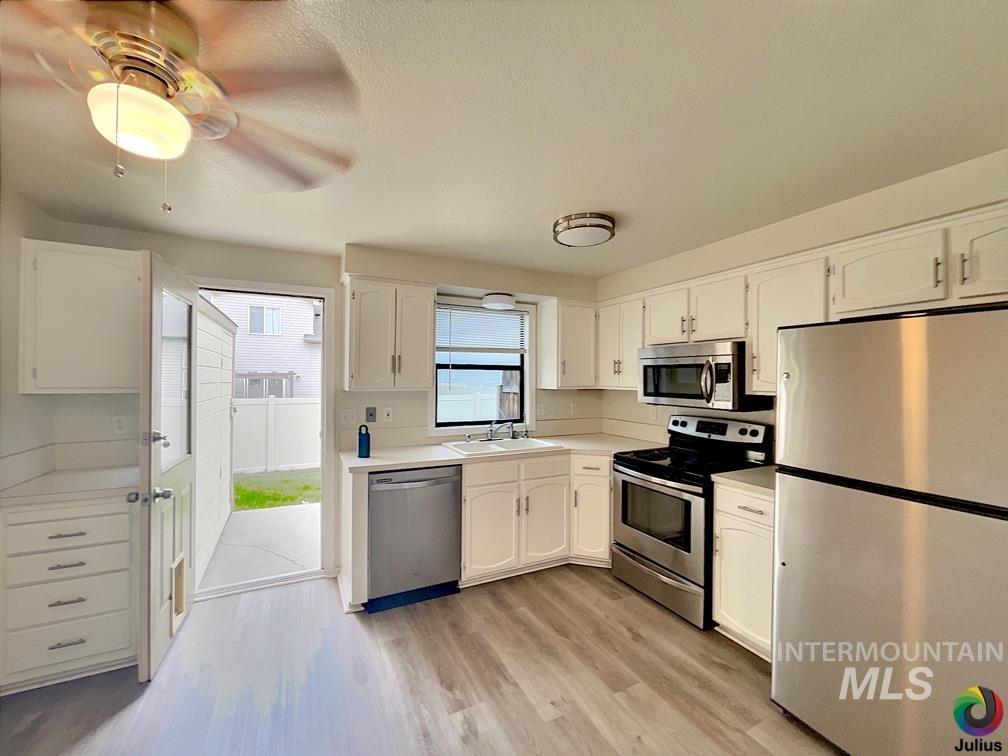 2928 S Abbs Lane, Boise, Idaho 83705, 2 Bedrooms, 1.5 Bathrooms, Residential For Sale, Price $275,000,MLS 98977942