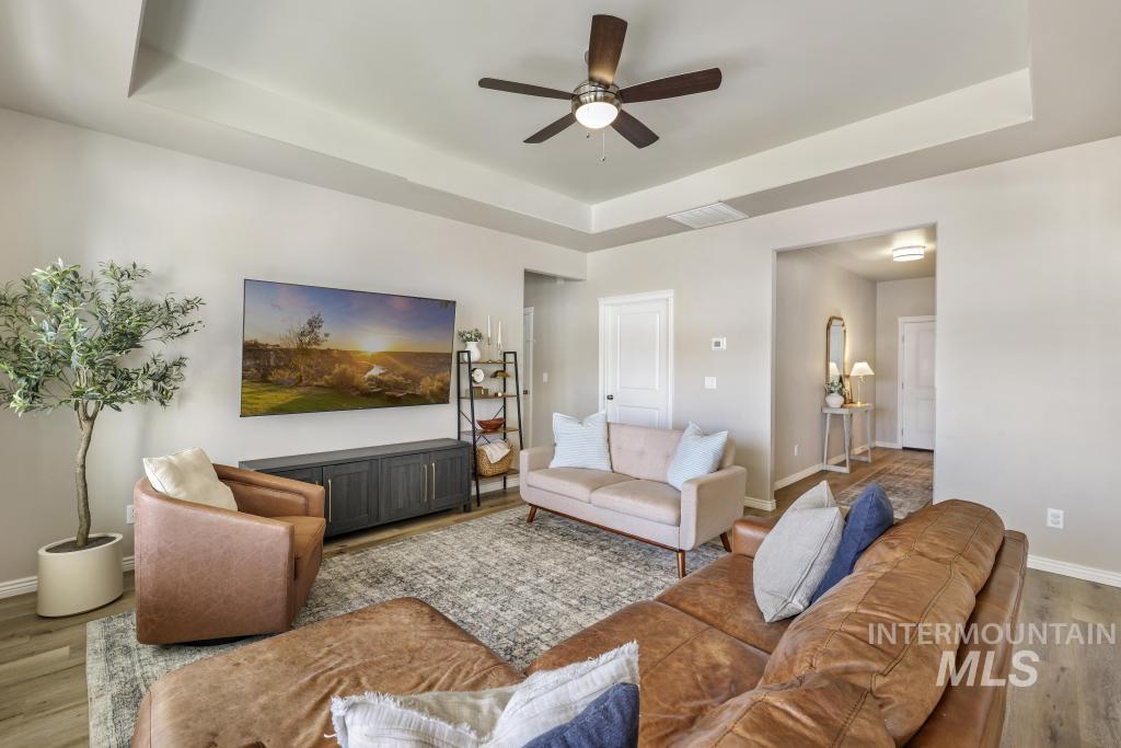 1229 Crestview Drive, Twin Falls, Idaho 83301, 4 Bedrooms, 2 Bathrooms, Residential For Sale, Price $465,000, 98977944