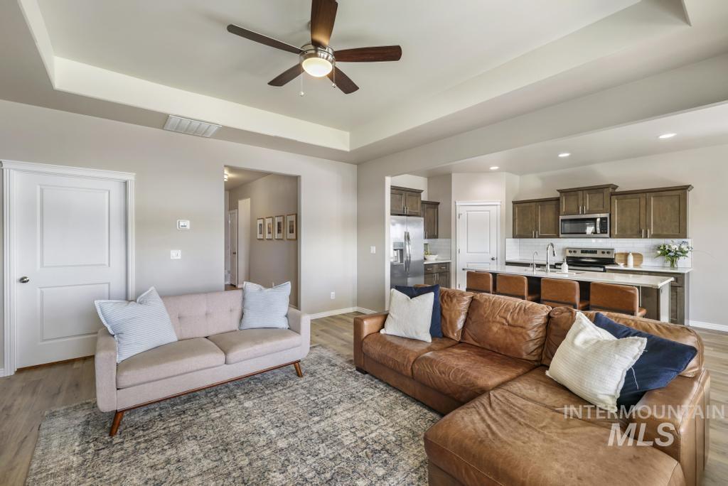 1229 Crestview Drive, Twin Falls, Idaho 83301, 4 Bedrooms, 2 Bathrooms, Residential For Sale, Price $465,000, 98977944