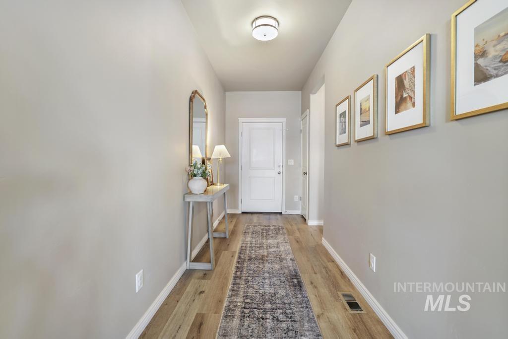 1229 Crestview Drive, Twin Falls, Idaho 83301, 4 Bedrooms, 2 Bathrooms, Residential For Sale, Price $465,000, 98977944