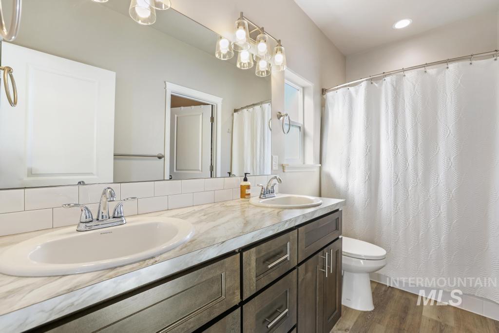 1229 Crestview Drive, Twin Falls, Idaho 83301, 4 Bedrooms, 2 Bathrooms, Residential For Sale, Price $465,000, 98977944