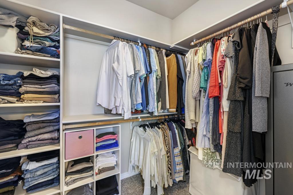 1229 Crestview Drive, Twin Falls, Idaho 83301, 4 Bedrooms, 2 Bathrooms, Residential For Sale, Price $465,000, 98977944