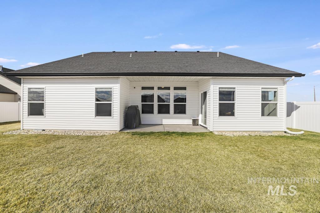 1229 Crestview Drive, Twin Falls, Idaho 83301, 4 Bedrooms, 2 Bathrooms, Residential For Sale, Price $465,000, 98977944