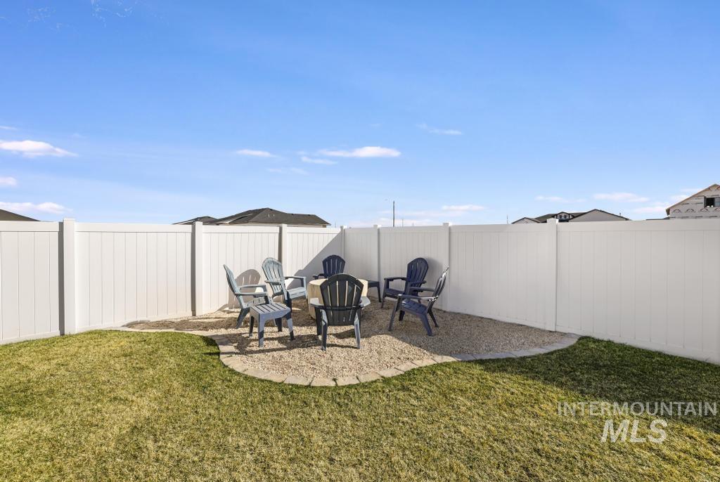 1229 Crestview Drive, Twin Falls, Idaho 83301, 4 Bedrooms, 2 Bathrooms, Residential For Sale, Price $465,000, 98977944