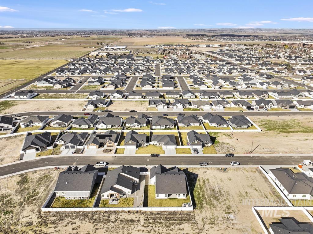 1229 Crestview Drive, Twin Falls, Idaho 83301, 4 Bedrooms, 2 Bathrooms, Residential For Sale, Price $465,000, 98977944