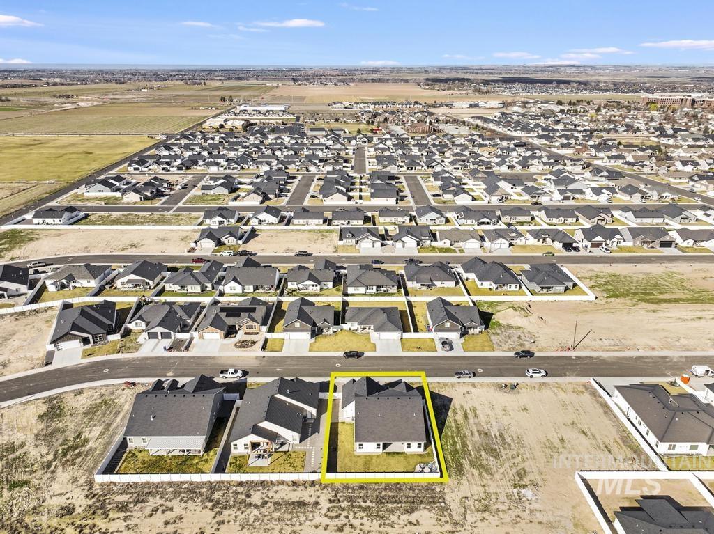 1229 Crestview Drive, Twin Falls, Idaho 83301, 4 Bedrooms, 2 Bathrooms, Residential For Sale, Price $459,000,MLS 98977944