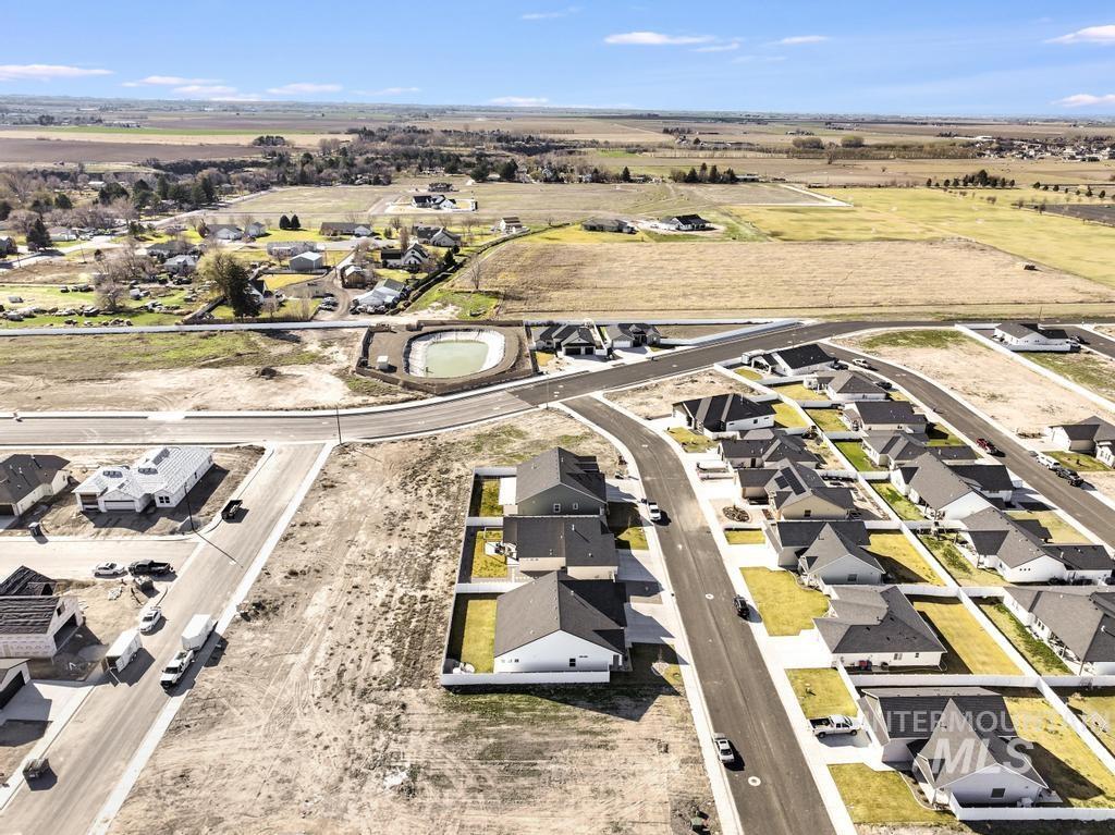 1229 Crestview Drive, Twin Falls, Idaho 83301, 4 Bedrooms, 2 Bathrooms, Residential For Sale, Price $465,000, 98977944