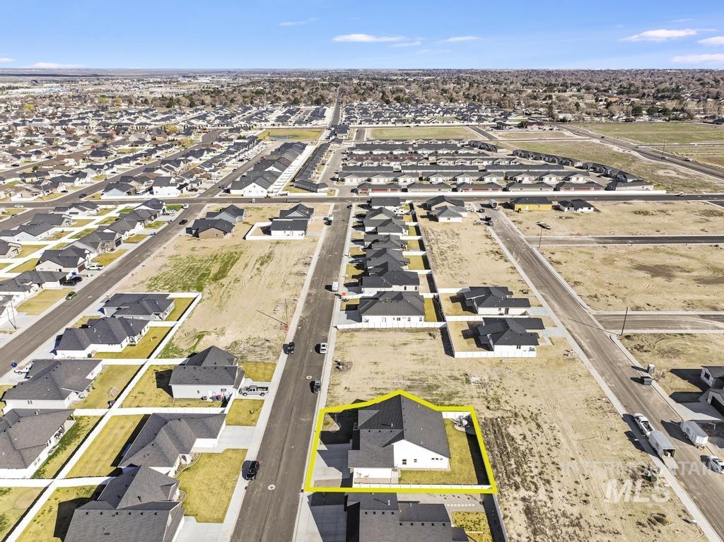 1229 Crestview Drive, Twin Falls, Idaho 83301, 4 Bedrooms, 2 Bathrooms, Residential For Sale, Price $465,000, 98977944