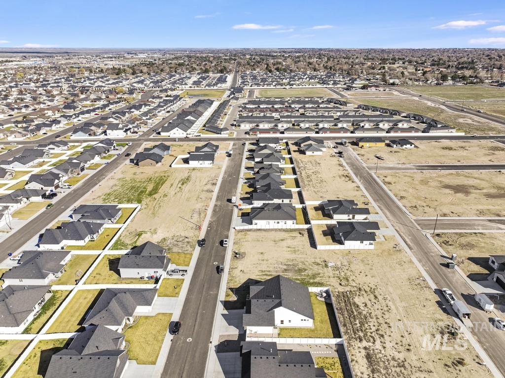 1229 Crestview Drive, Twin Falls, Idaho 83301, 4 Bedrooms, 2 Bathrooms, Residential For Sale, Price $459,000,MLS 98977944