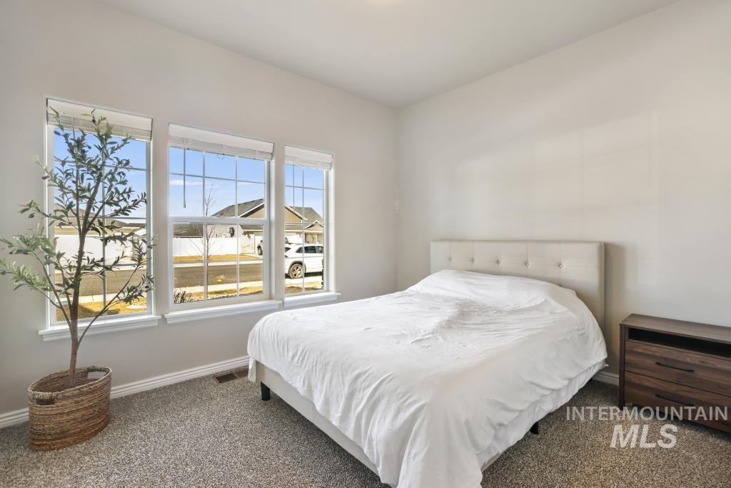 1229 Crestview Drive, Twin Falls, Idaho 83301, 4 Bedrooms, 2 Bathrooms, Residential For Sale, Price $465,000, 98977944